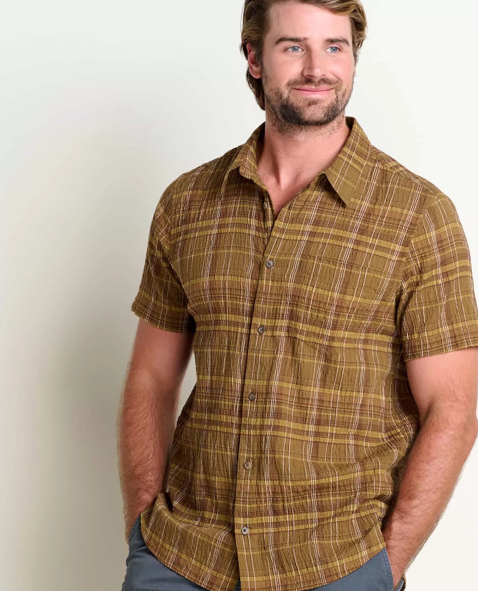 Men’s Fletcher Lightweight Travel Short Sleeve Shirt in Acorn Scenic Print