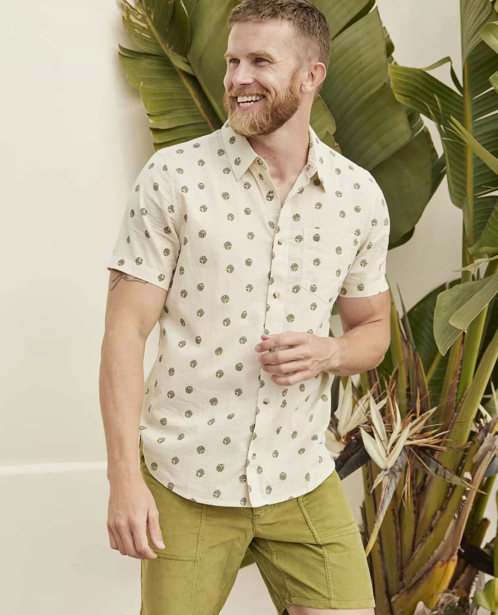 Men’s Fletcher Lightweight Travel Short Sleeve Shirt in Umber Large Floral Print