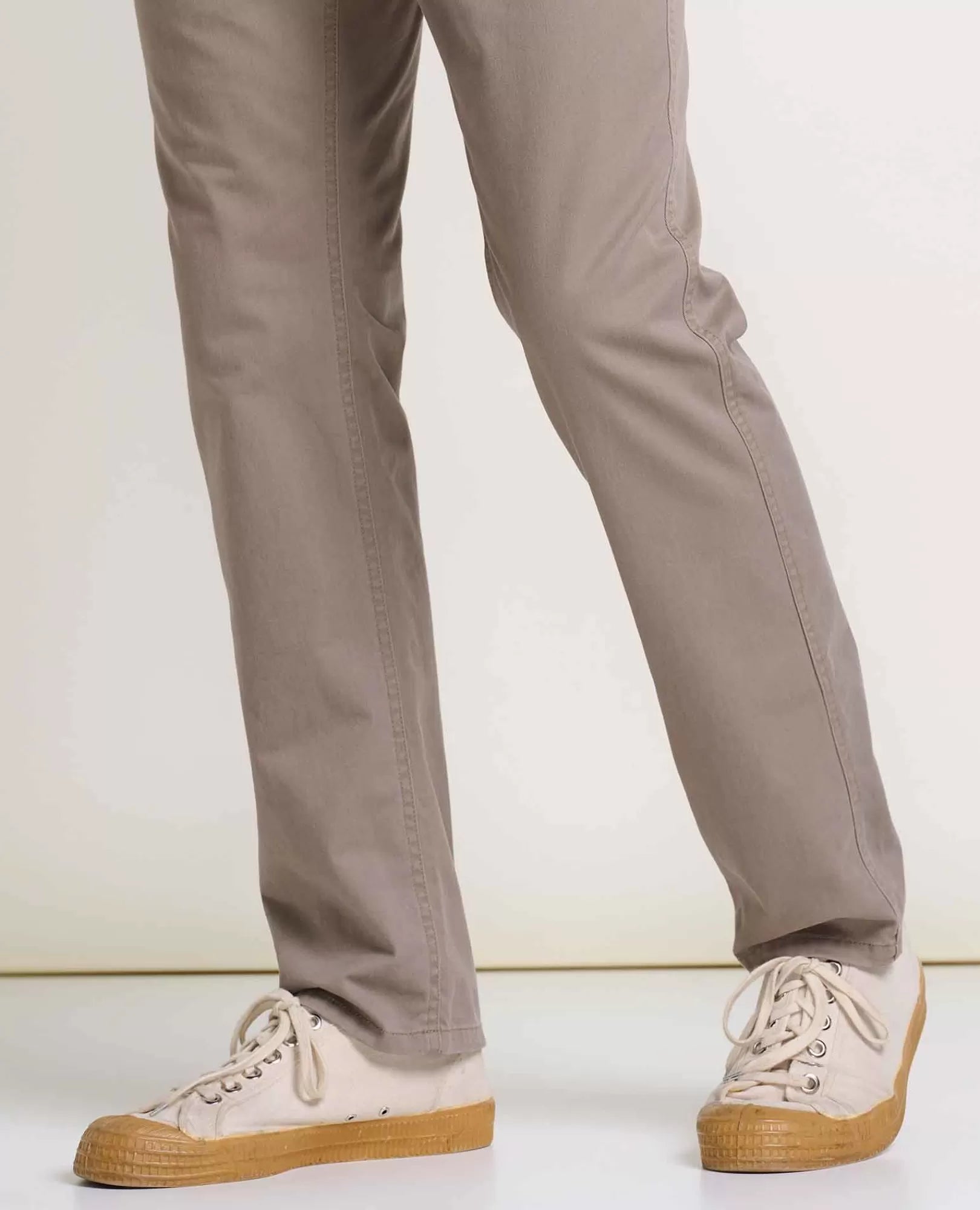 Mission Ridge 5-Pocket Lean Pants in Barnwood Vintage Wash